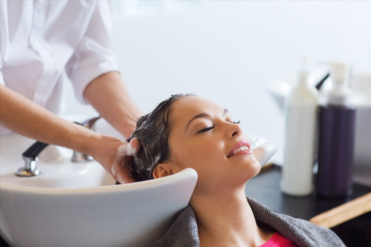 Выпрямление и лечение волос в домашних условиях