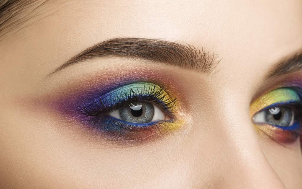 Girl-eyes-makeup-colors_2560x1600.jpg