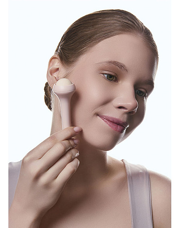 Роликовый массажер Гуаша со сменными роликами «Gua Sha Serum Infusion Roller AMG337» CHEEKY GEMMA, Gezatone 7