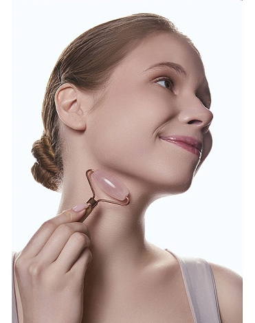Скребок Гуаша и роллер, набор «Gua Sha Rose Beauty Set AMG341» CHEEKY GEMMY, Gezatone 15