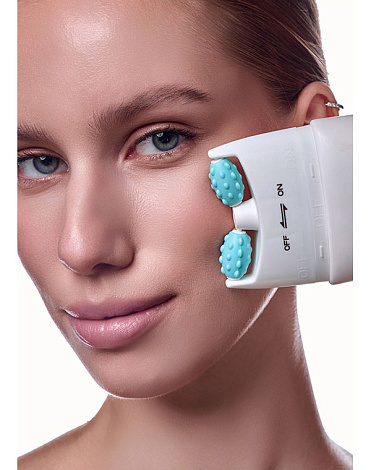 Крем для шеи с массажным аппликатором подтягивающий с фуллеренами Beauty Style 16
